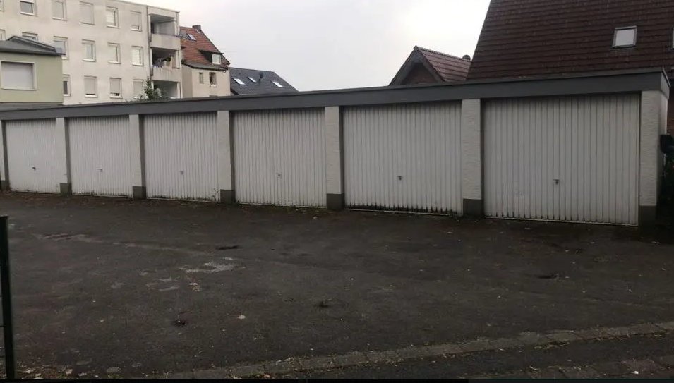 Mehrfamilienhaus in Hamm mit 11 Garagen
